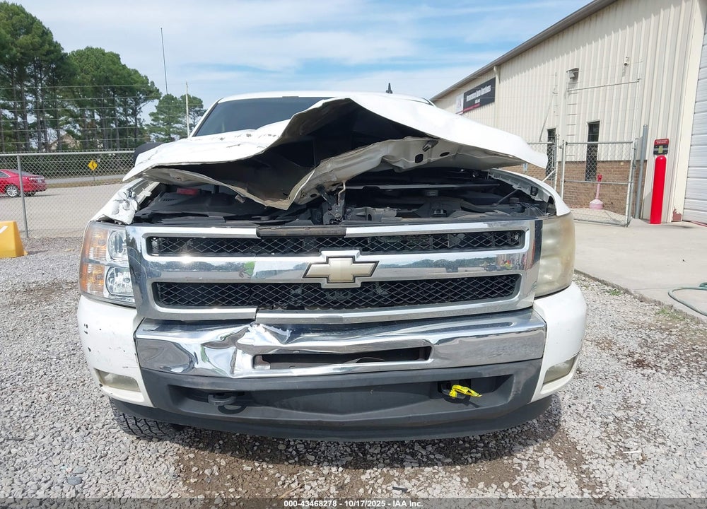 2011 CHEVROLET SILVERADO 1500 VIN: 3GCPKSE36BG152225