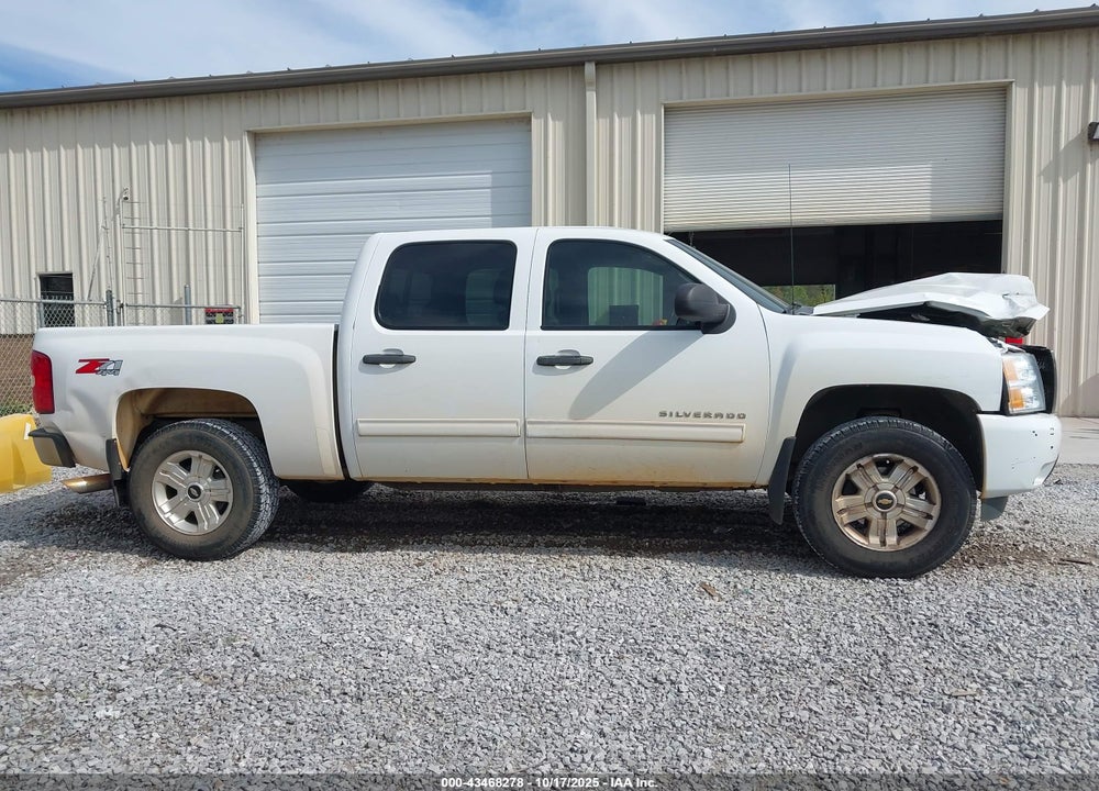 2011 CHEVROLET SILVERADO 1500 VIN: 3GCPKSE36BG152225