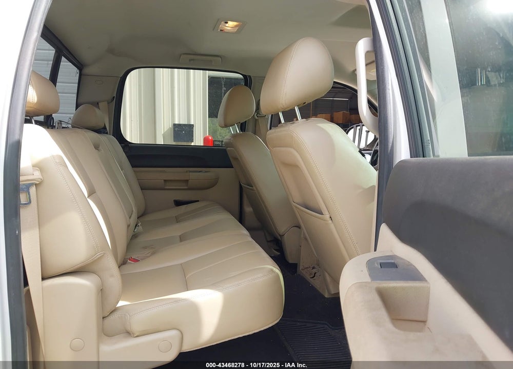 2011 CHEVROLET SILVERADO 1500 VIN: 3GCPKSE36BG152225