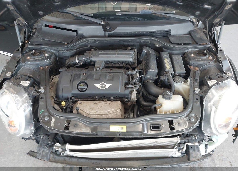 2012 MINI COOPER VIN: WMWSU3C56CT261428