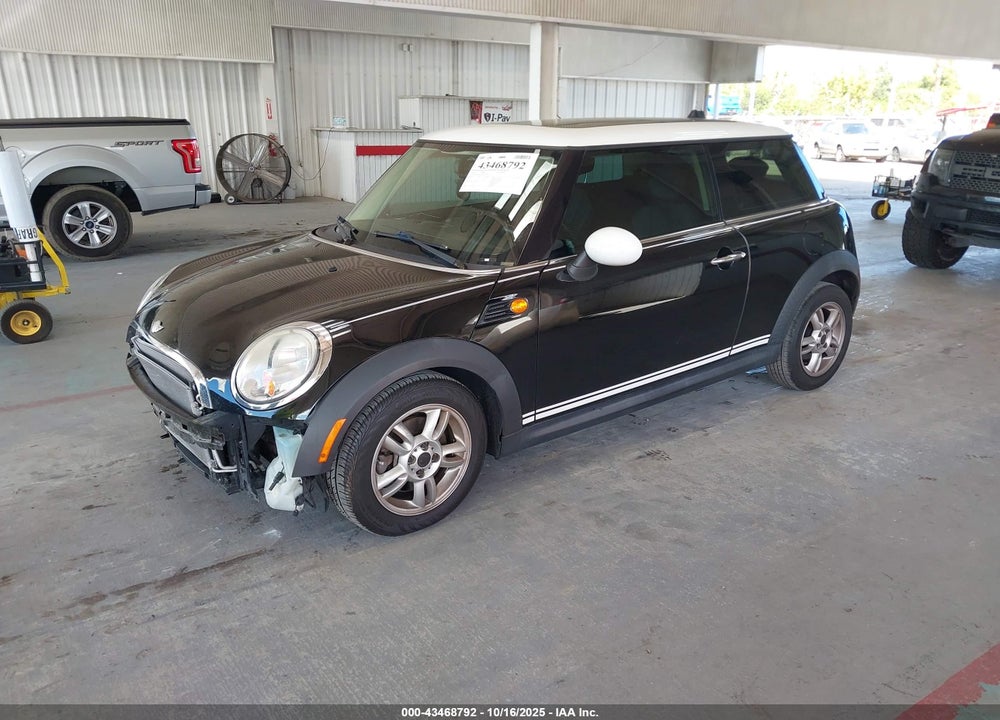 2012 MINI COOPER VIN: WMWSU3C56CT261428