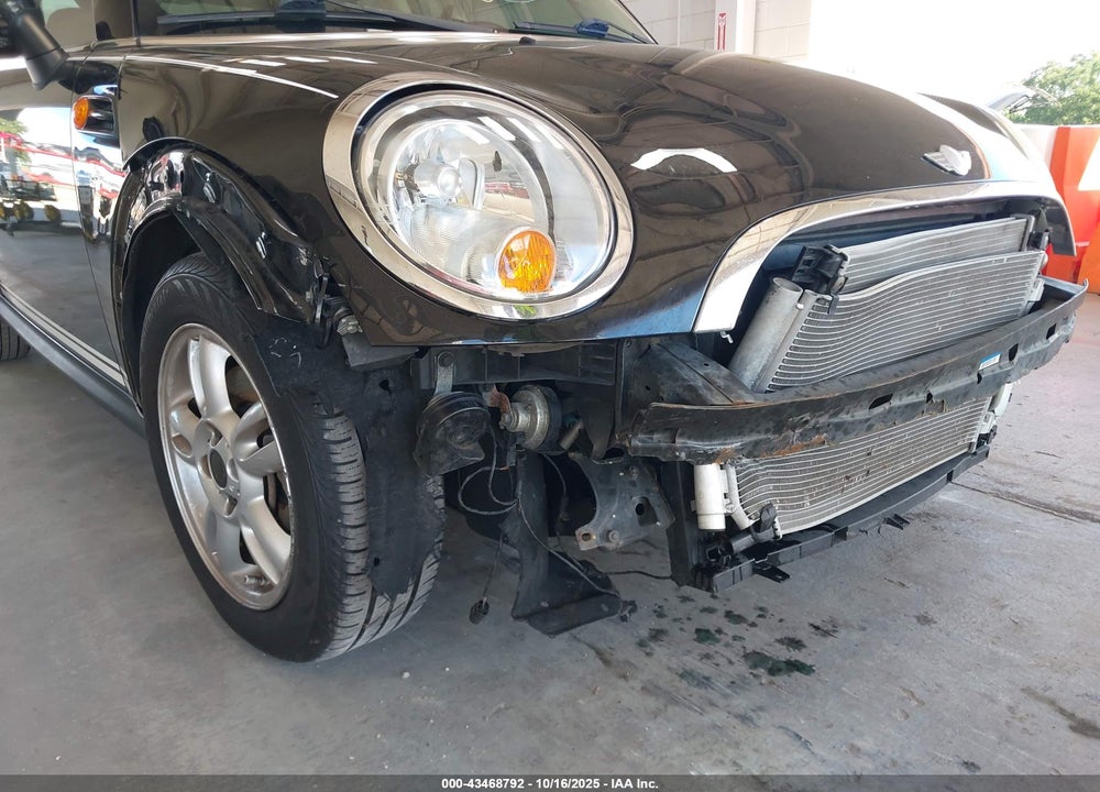 2012 MINI COOPER VIN: WMWSU3C56CT261428