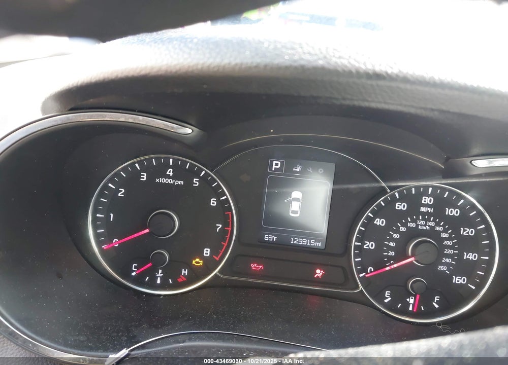 2017 KIA FORTE VIN: 3KPFL4A76HE051641