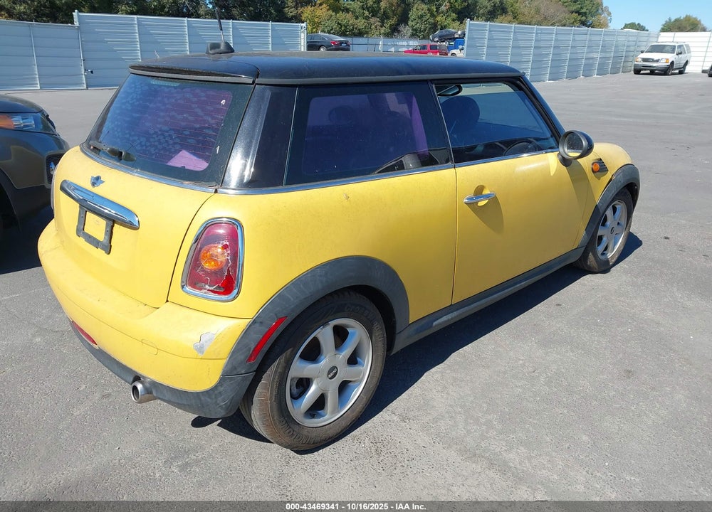 2009 MINI COOPER VIN: WMWMF33579TW79802