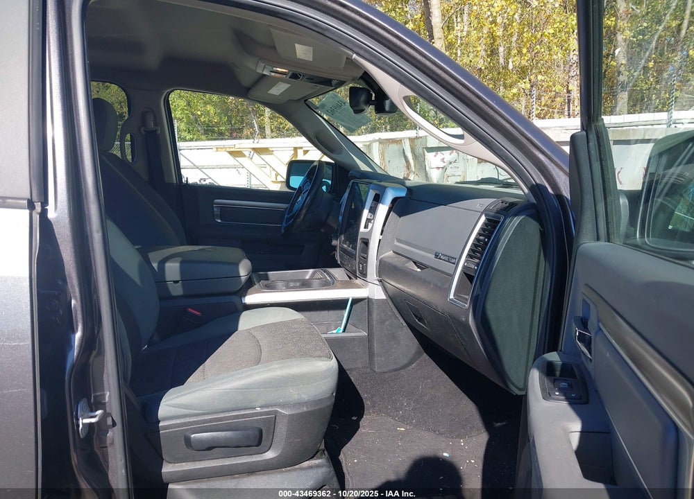 2017 RAM 1500 VIN: 1C6RR7LM6HS875157
