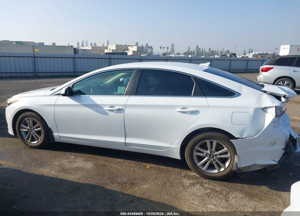 2016 HYUNDAI SONATA VIN: 5NPE24AFXGH402261