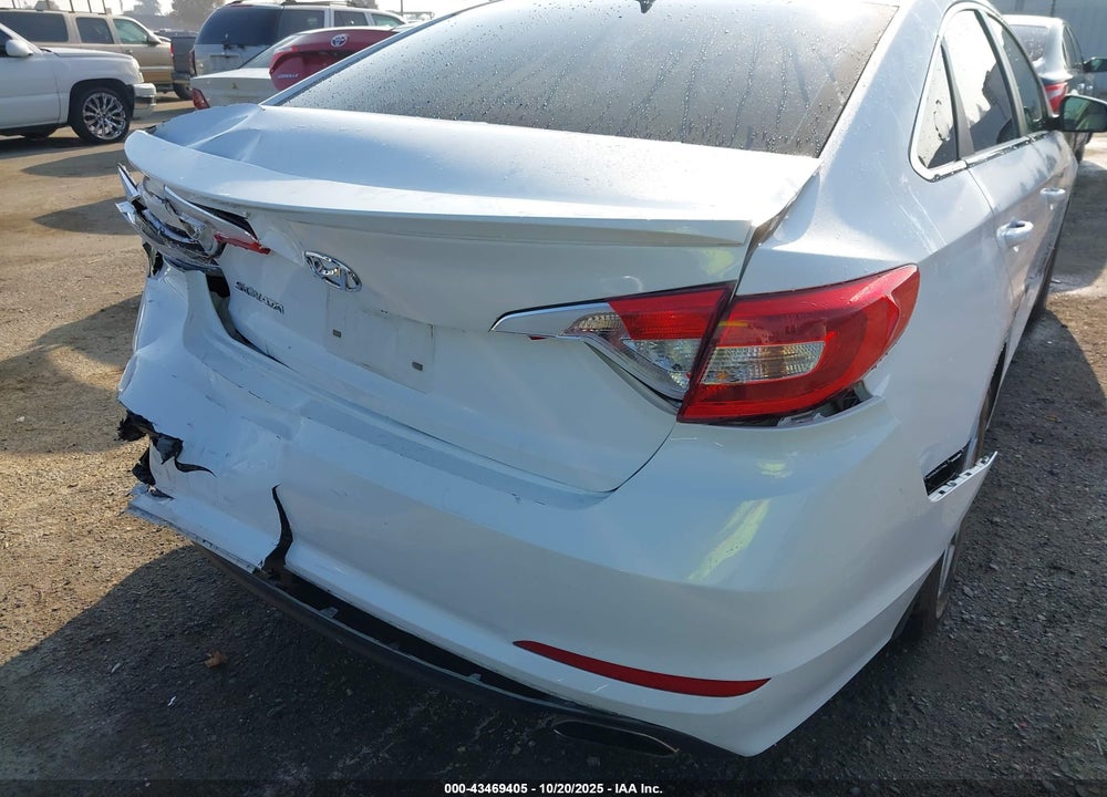 2016 HYUNDAI SONATA VIN: 5NPE24AFXGH402261