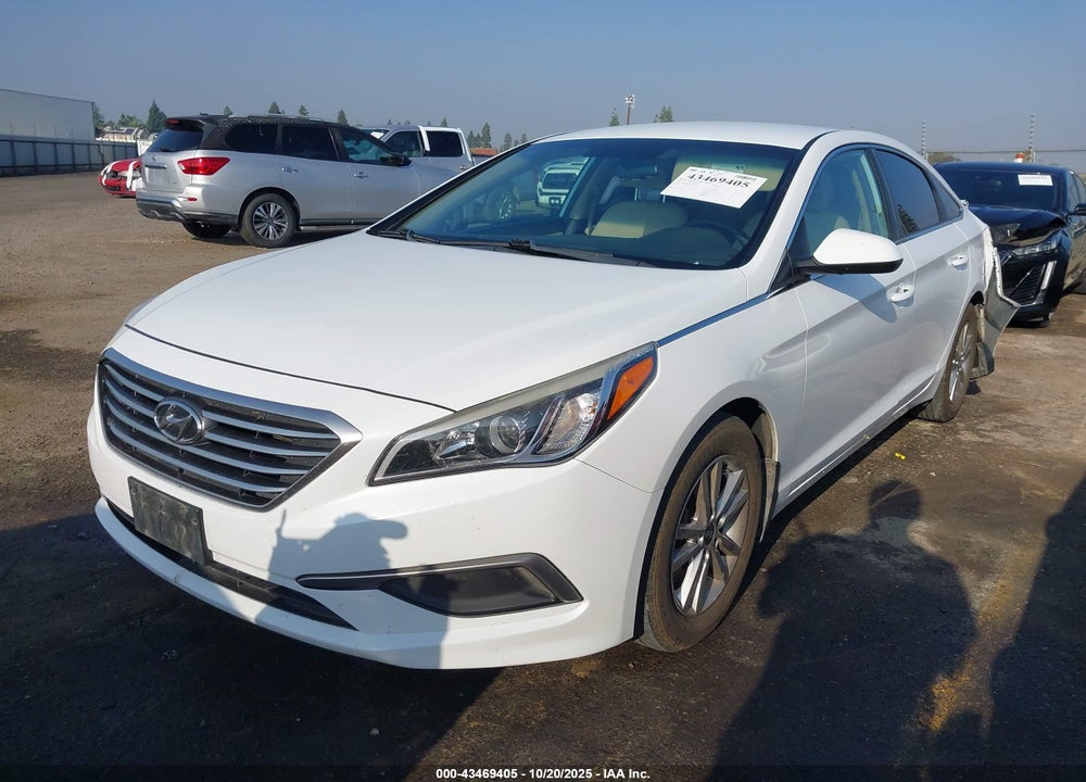 2016 HYUNDAI SONATA VIN: 5NPE24AFXGH402261