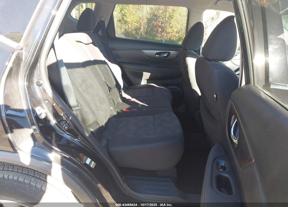 2016 NISSAN ROGUE VIN: KNMAT2MV8GP671351