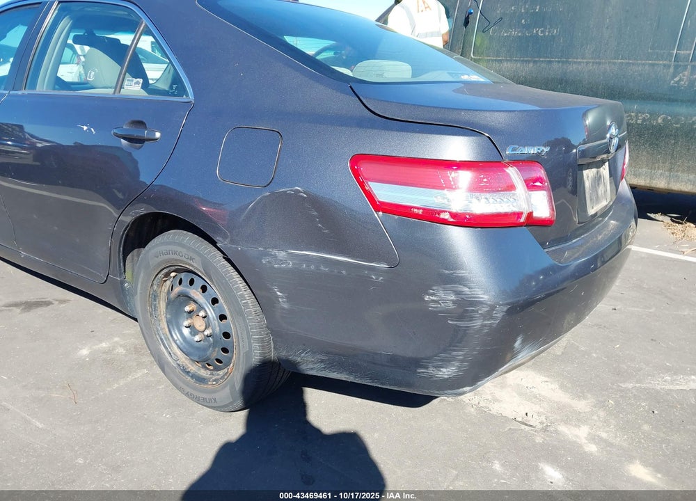 2011 TOYOTA CAMRY LE VIN: 4T1BF3EK1BU203425