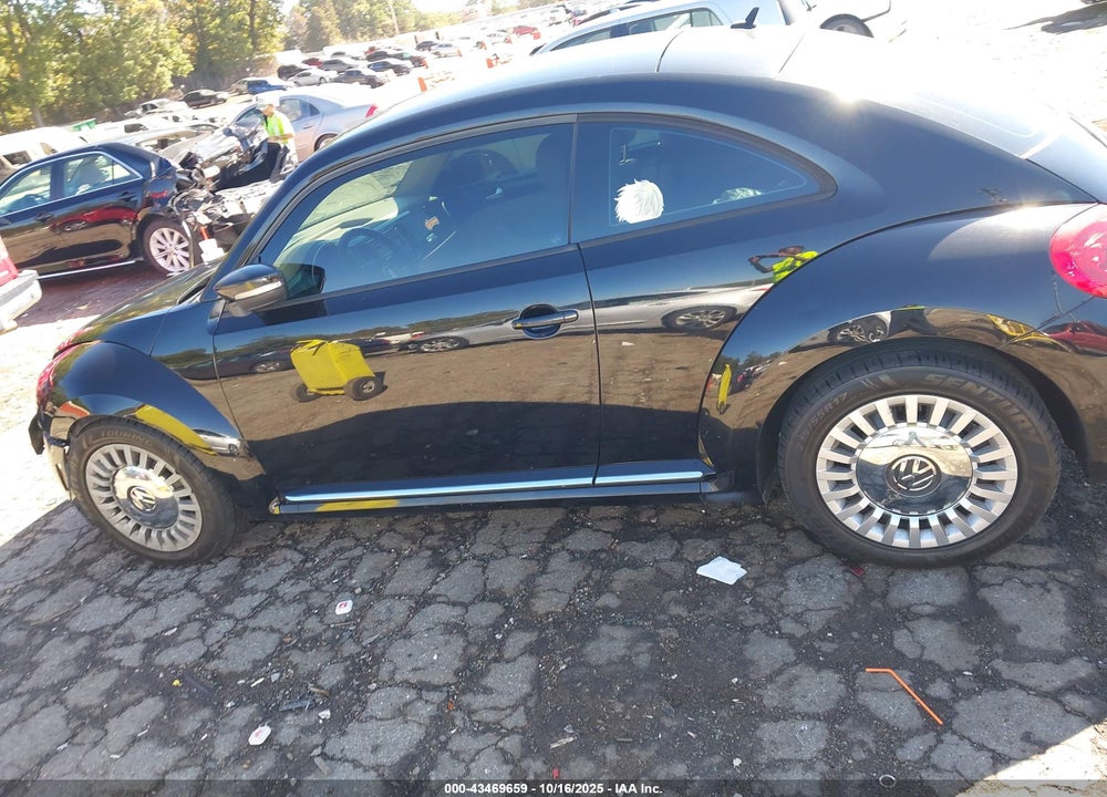 2013 VOLKSWAGEN BEETLE VIN: 3VWJP7AT9DM693703