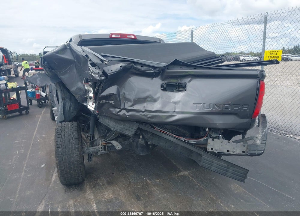 2018 TOYOTA TUNDRA LIMITED 5.7L V8 VIN: 5TFHW5F19JX774917