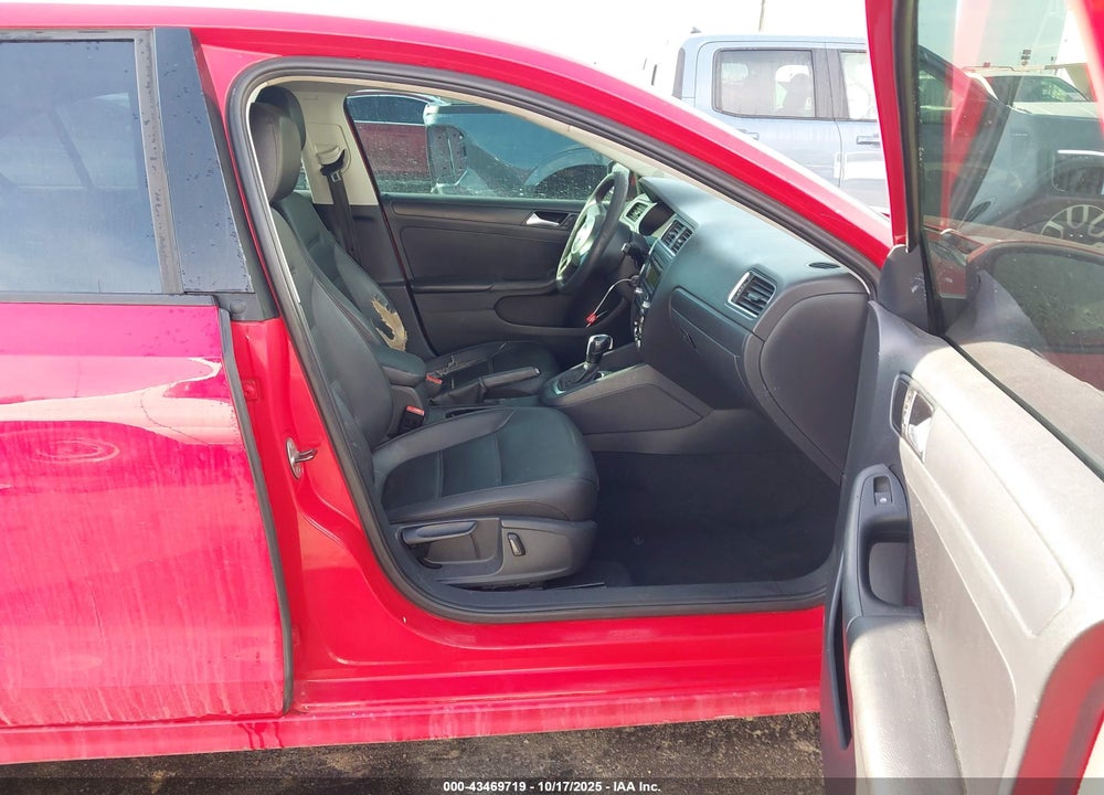 2014 VOLKSWAGEN JETTA 1.8T SE VIN: 3VWD17AJ2EM301725