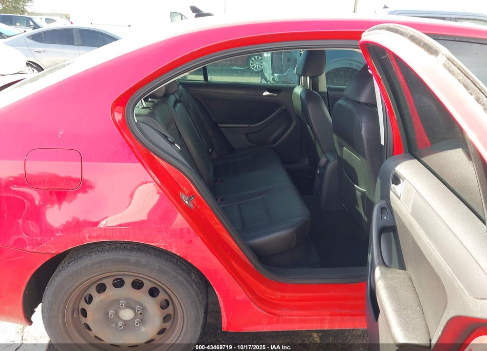 2014 VOLKSWAGEN JETTA 1.8T SE VIN: 3VWD17AJ2EM301725