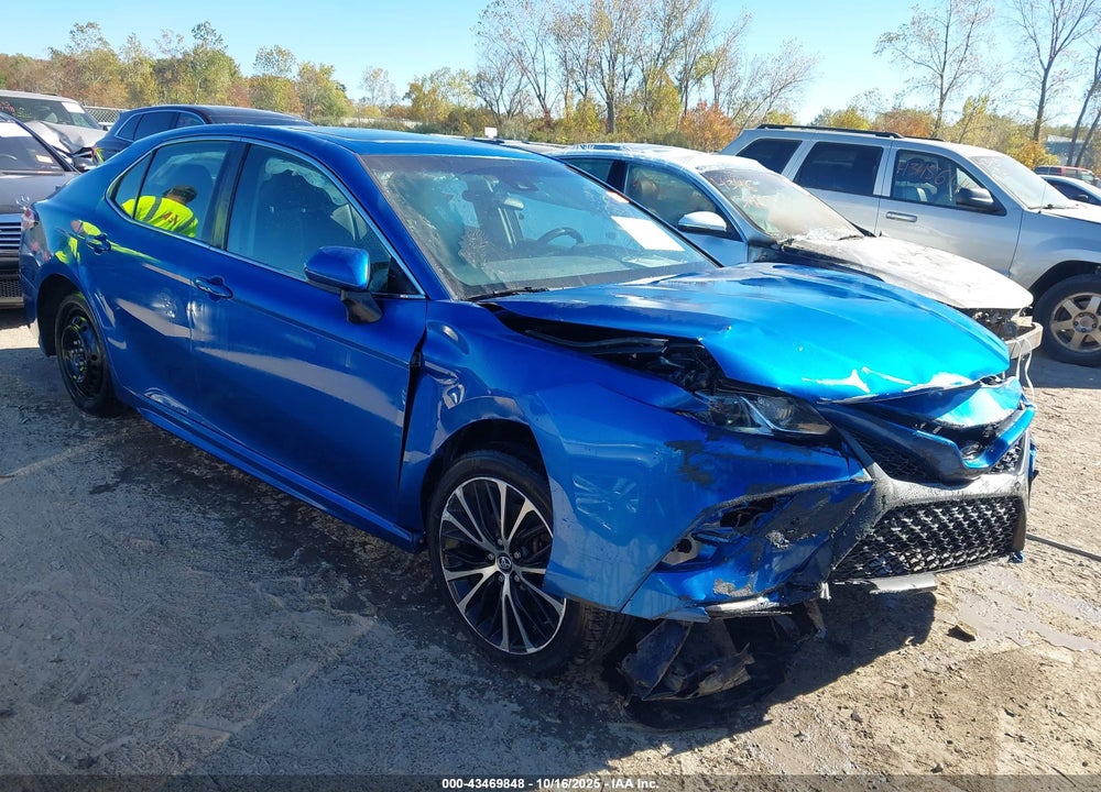 2018 TOYOTA CAMRY SE VIN: 4T1B11HK2JU013985