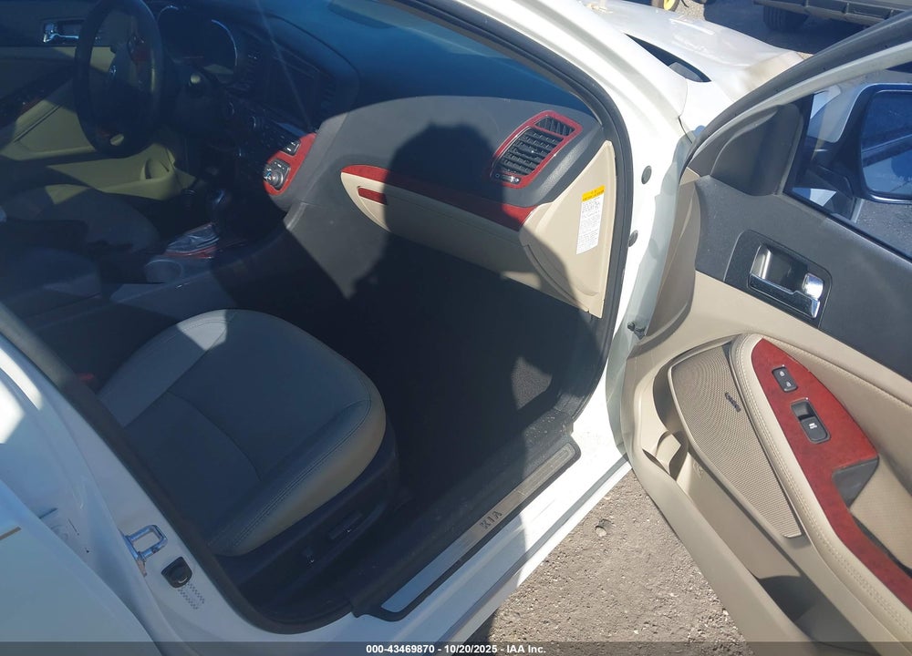 2013 KIA OPTIMA HYBRID VIN: KNAGM4AD8D5039128