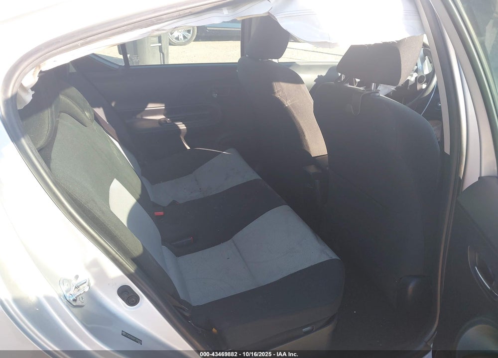 2015 TOYOTA PRIUS C TWO VIN: JTDKDTB36F1094099