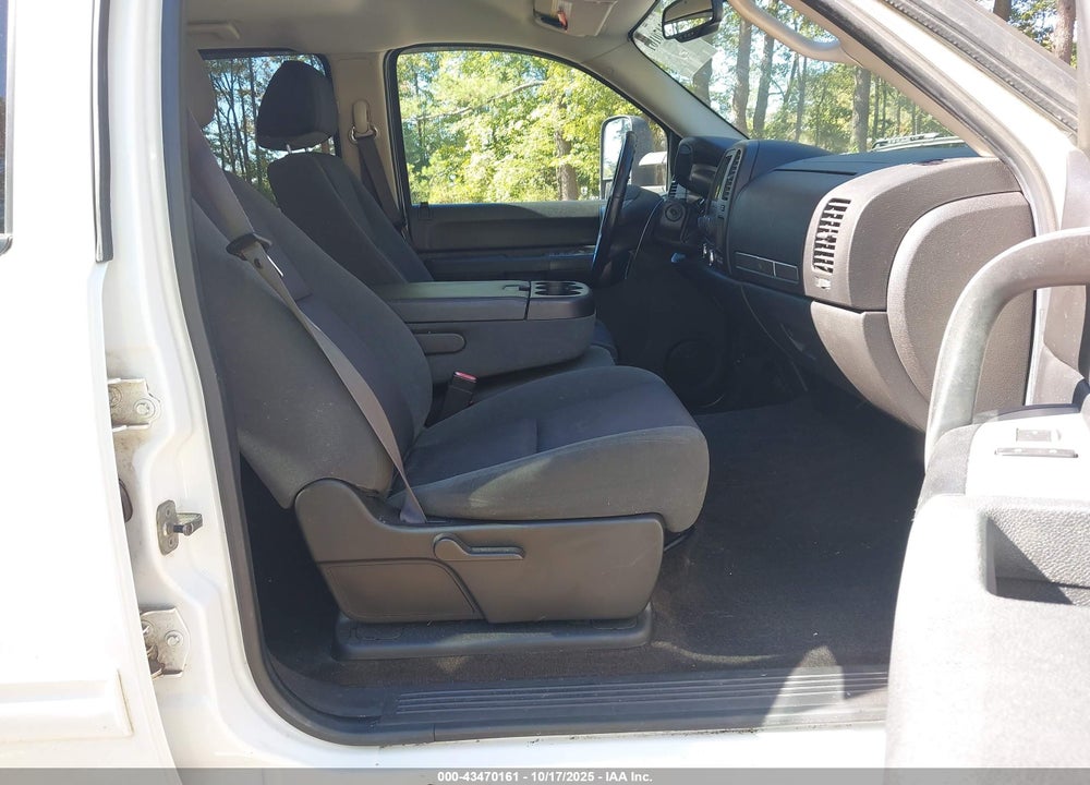 2009 CHEVROLET SILVERADO 2500HD LT VIN: 1GCHK53KX9F183182