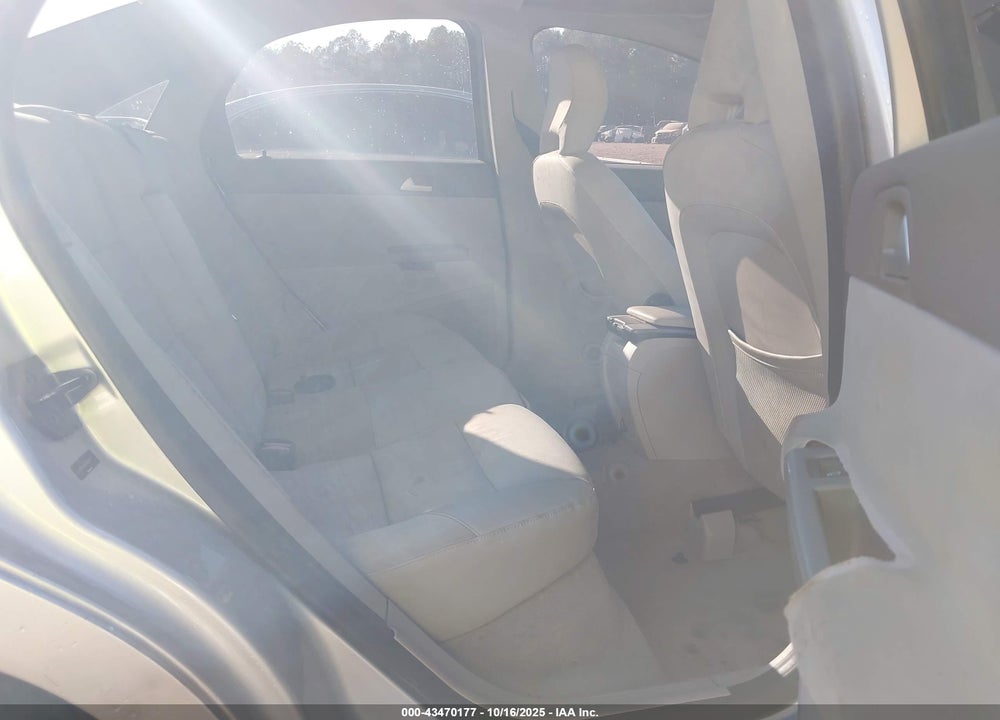 2008 VOLVO S40 2.4I VIN: YV1MS382X82388111