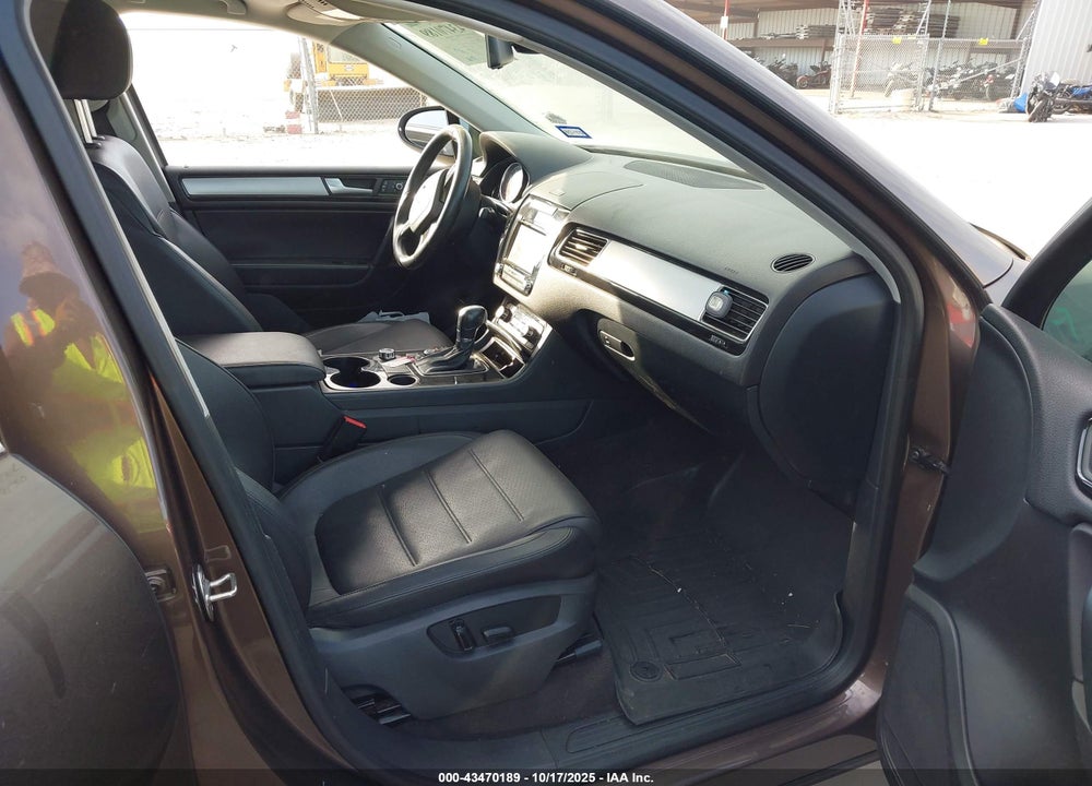 2013 VOLKSWAGEN TOUAREG VIN: WVGEF9BP4DD009474