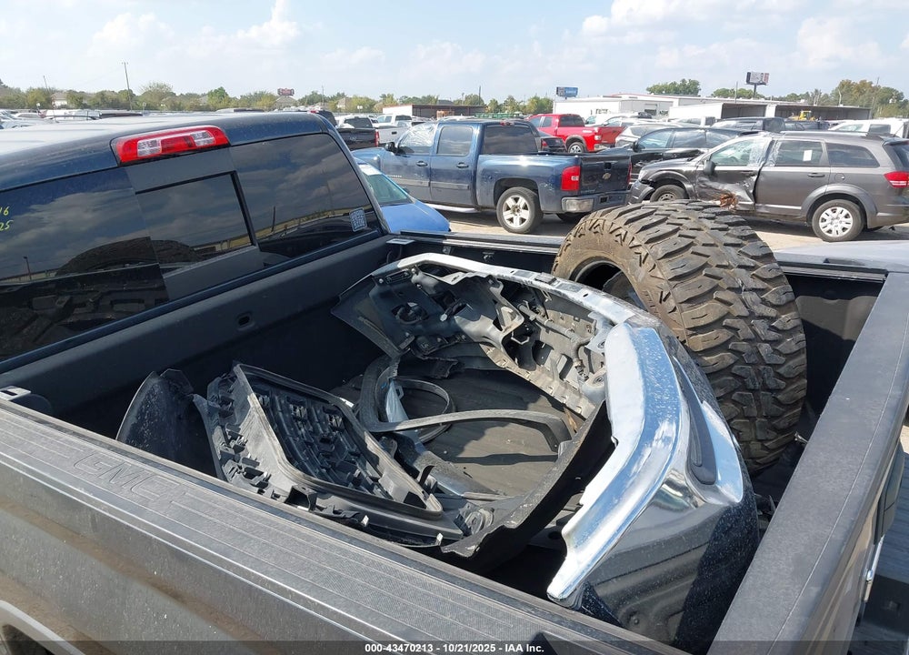 2018 GMC SIERRA 1500 SLT VIN: 3GTP1NECXJG307443