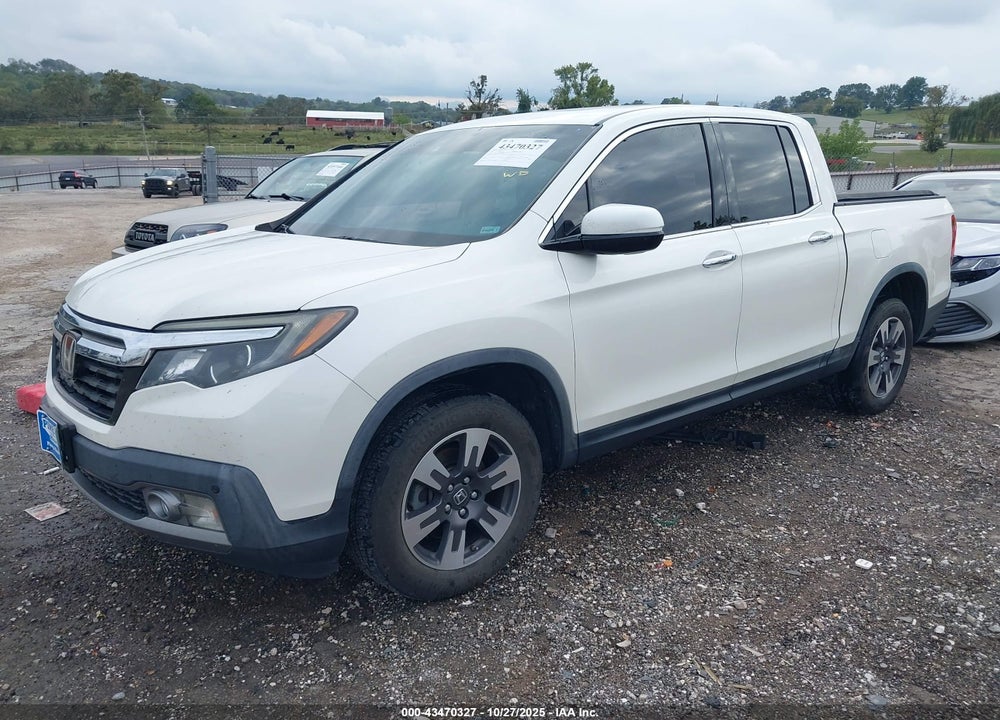 2017 HONDA RIDGELINE RTL-E VIN: 5FPYK3F7XHB037130