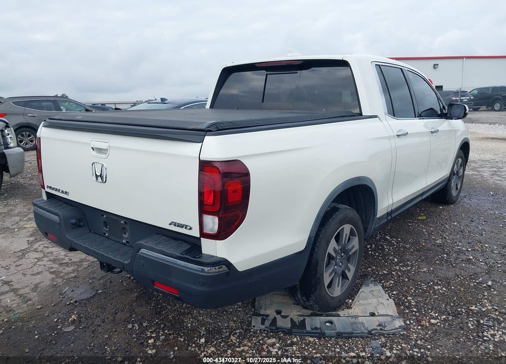 2017 HONDA RIDGELINE RTL-E VIN: 5FPYK3F7XHB037130