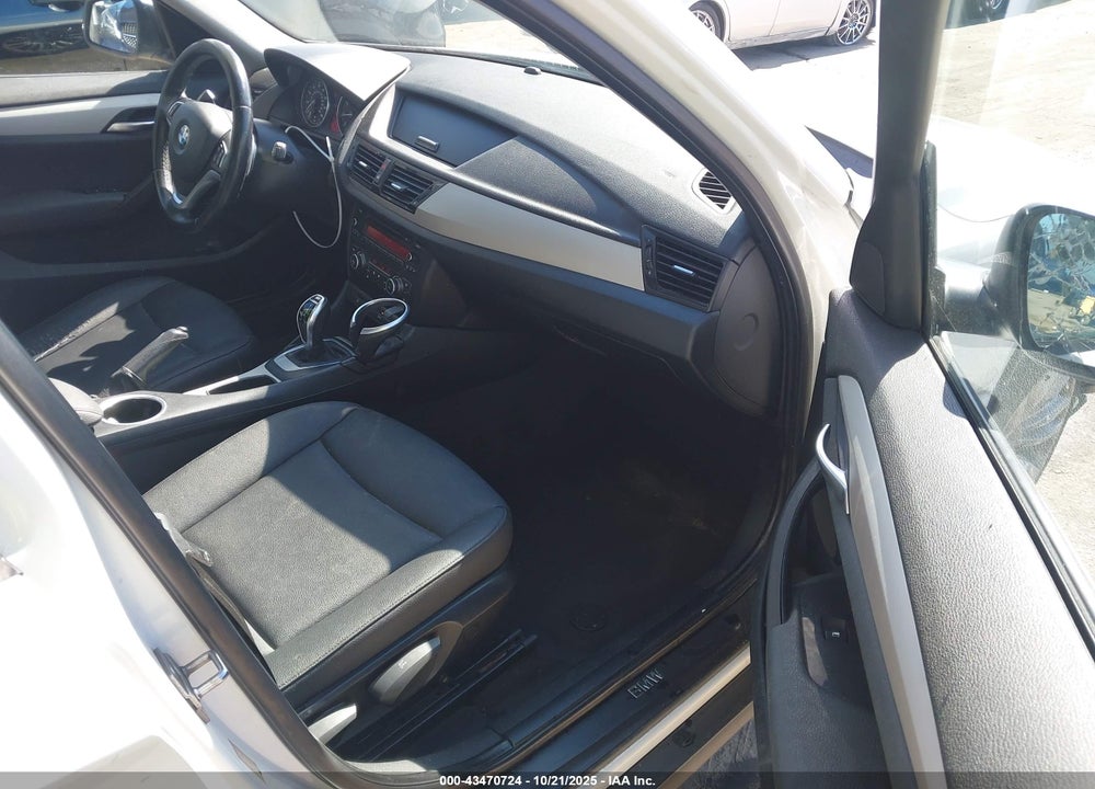 2014 BMW X1 SDRIVE28I VIN: WBAVM1C5XEVW49108