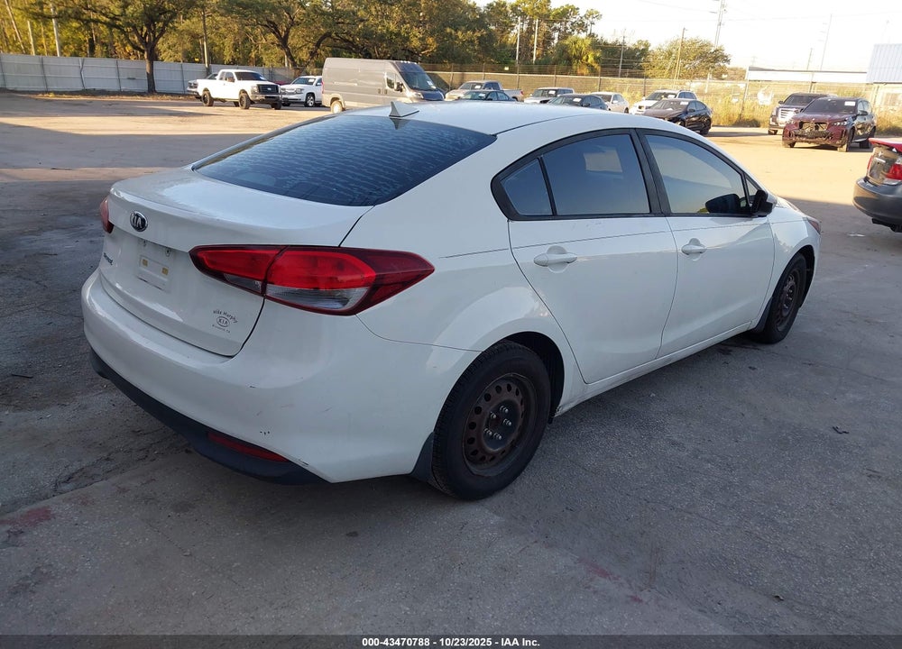 2017 KIA FORTE VIN: 3KPFK4A79HE029197