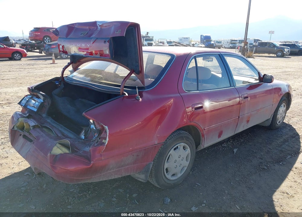 1994 TOYOTA CAMRY LE VIN: 4T1SK12E2RU401259