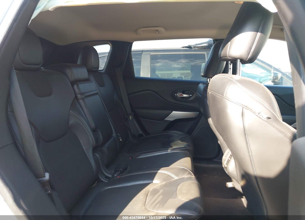 2018 JEEP CHEROKEE LATITUDE PLUS FWD VIN: 1C4PJLLBXJD537947