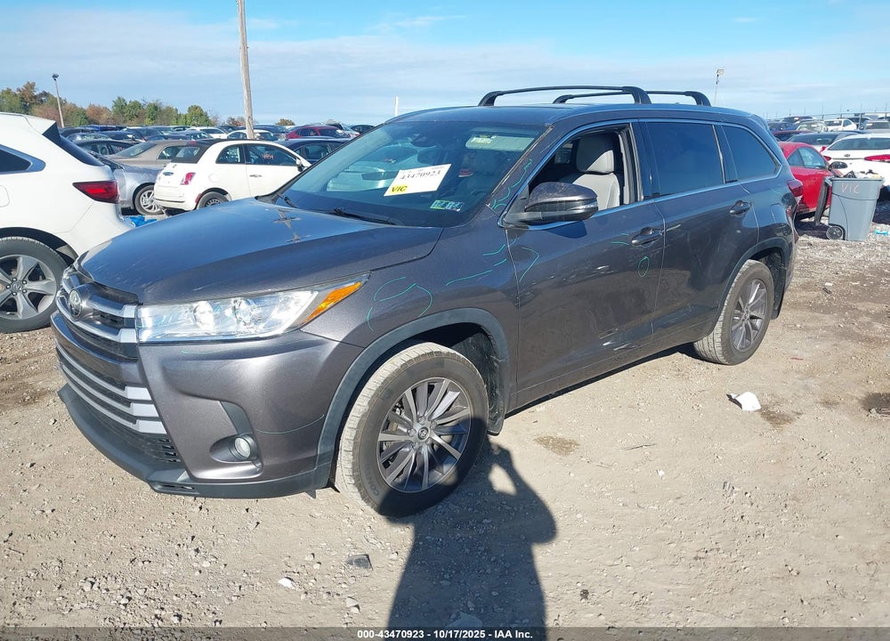 2017 TOYOTA HIGHLANDER XLE VIN: 5TDJZRFH4HS426150