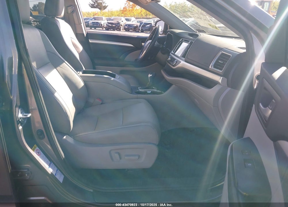 2017 TOYOTA HIGHLANDER XLE VIN: 5TDJZRFH4HS426150