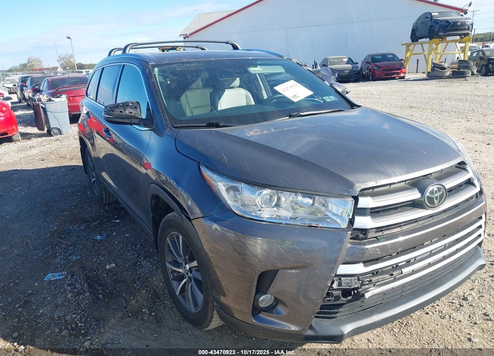 2017 TOYOTA HIGHLANDER XLE VIN: 5TDJZRFH4HS426150