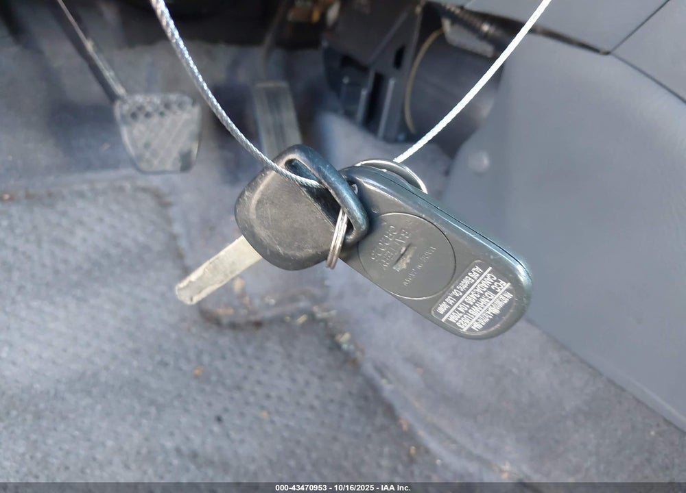 2005 HONDA CIVIC HYBRID VIN: JHMES95625S013540