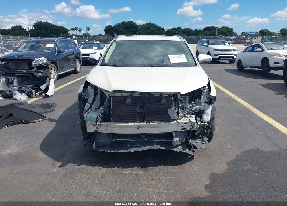 2018 TOYOTA HIGHLANDER XLE VIN: 5TDKZRFH8JS537522