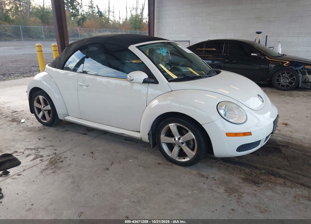 2007 VOLKSWAGEN NEW BEETLE TRIPLE WHITE VIN: 3VWFF31Y17M411698