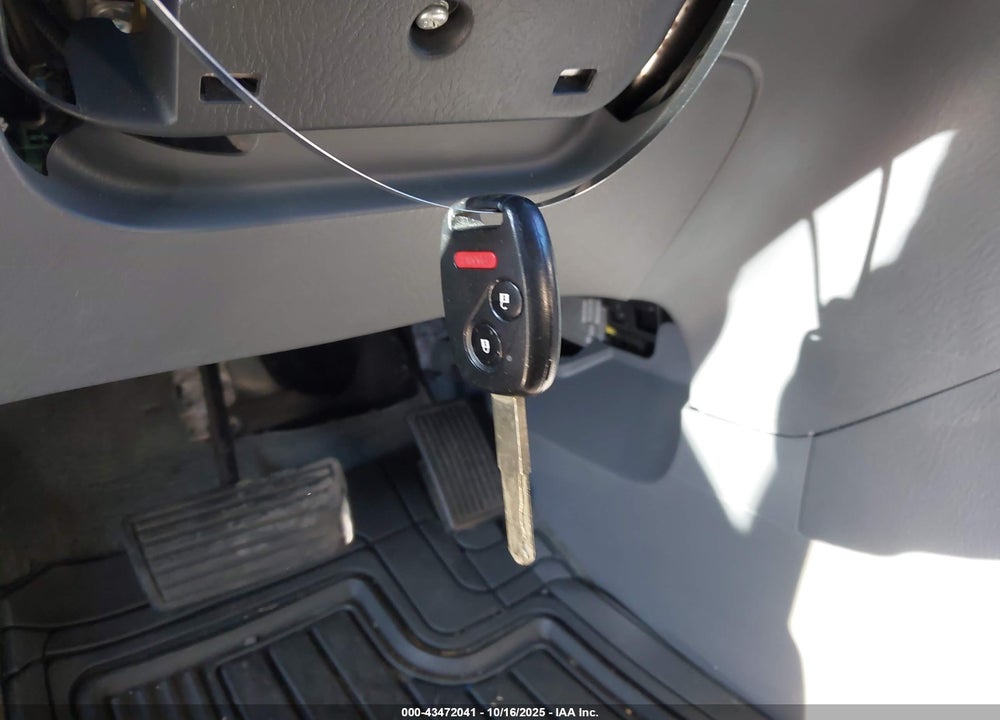 2007 HONDA PILOT VIN: 5FNYF18617B002304