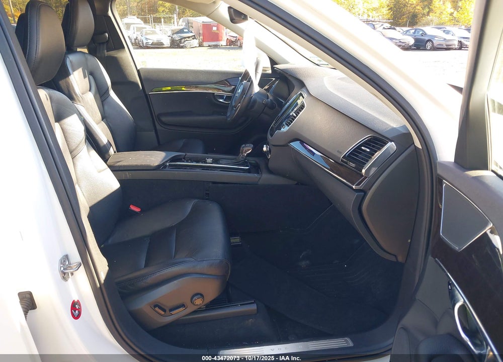 2018 VOLVO XC90 VIN: YV4A22PK4J1377876