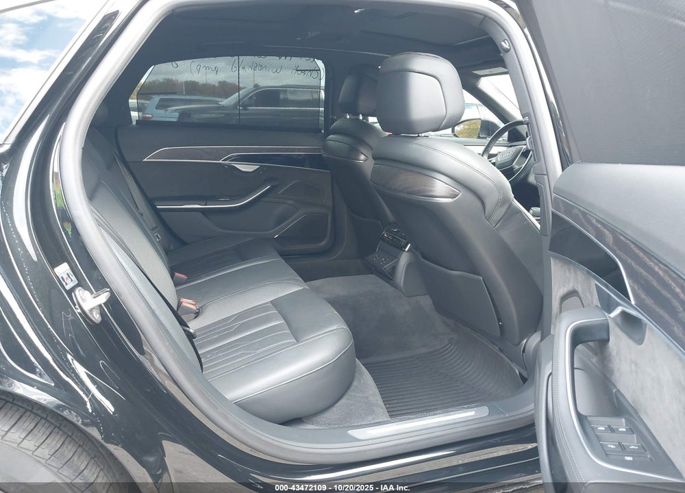2019 AUDI A8 VIN: WAU8DAF88KN005587