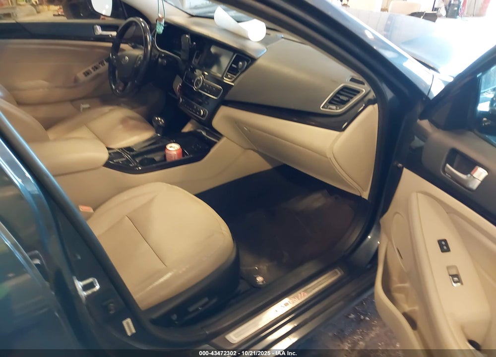 2014 KIA CADENZA VIN: KNALN4D74E5157390