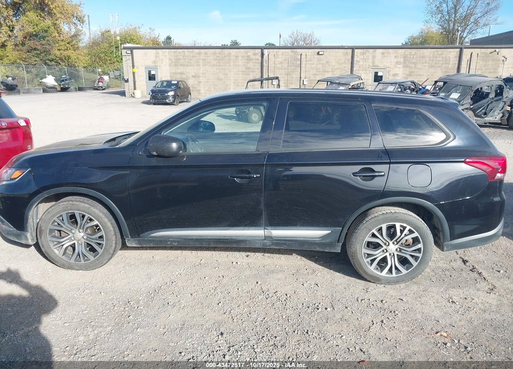 2016 MITSUBISHI OUTLANDER ES VIN: JA4AZ3A30GZ049008