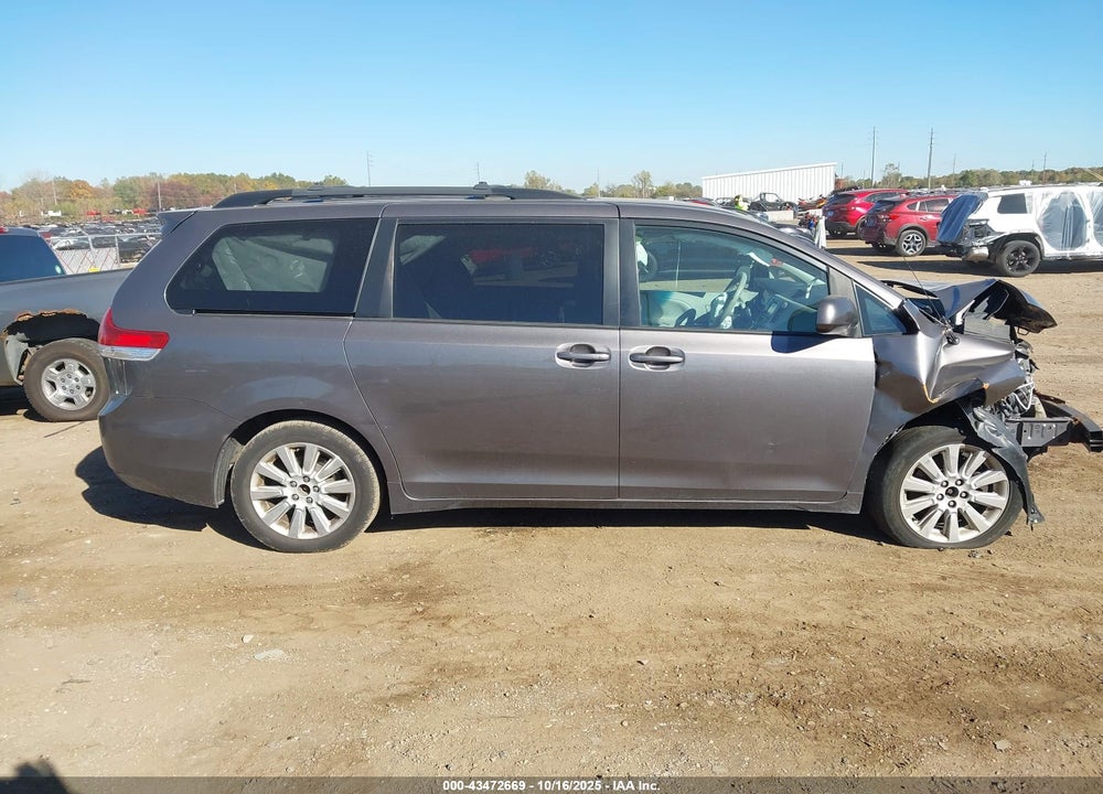 2014 TOYOTA SIENNA LE 7 PASSENGER VIN: 5TDJK3DC9ES092945