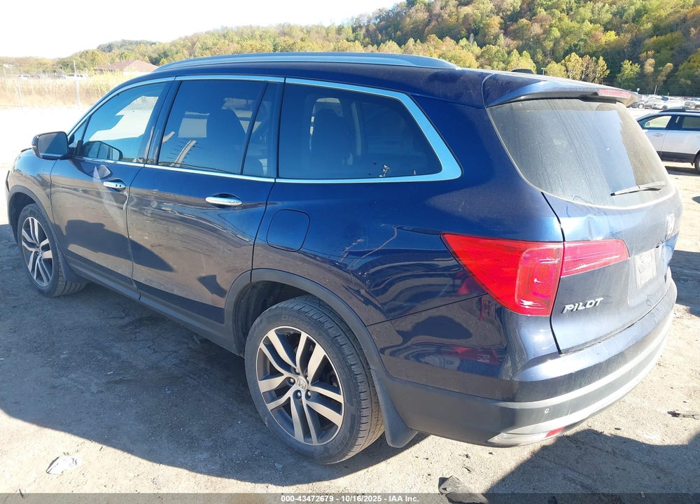 2017 HONDA PILOT TOURING VIN: 5FNYF6H95HB032043