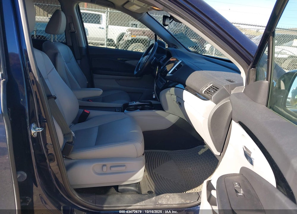2017 HONDA PILOT TOURING VIN: 5FNYF6H95HB032043