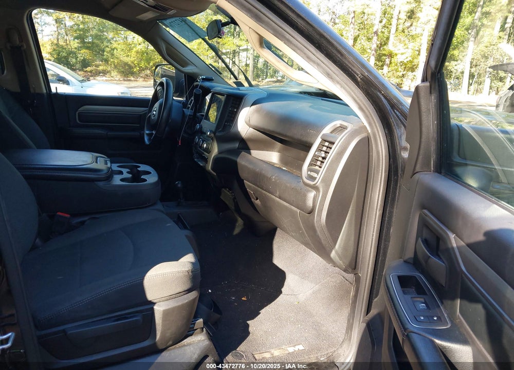 2020 RAM 2500 TRADESMAN 4X4 6'4 BOX VIN: 3C6UR5CL3LG302920