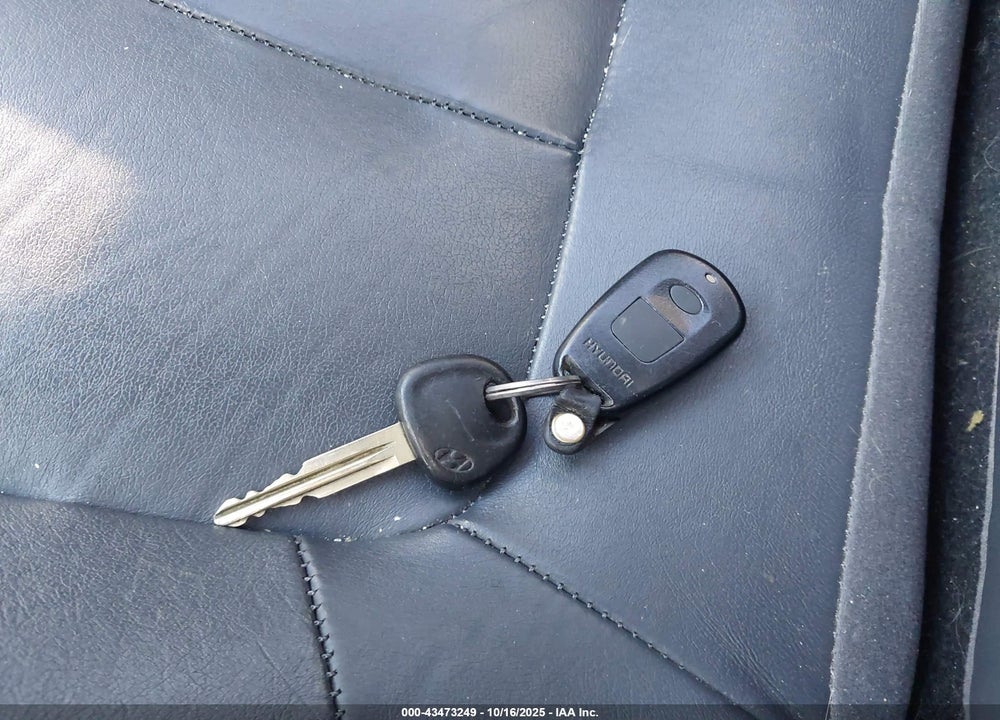 2003 HYUNDAI ELANTRA GT VIN: KMHDN55D33U100419