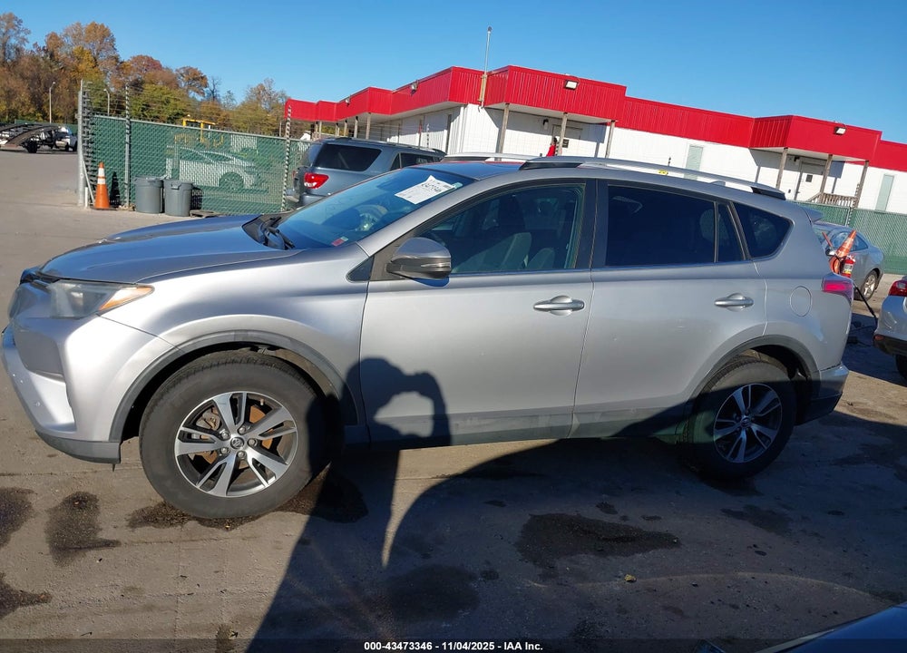 2016 TOYOTA RAV4 XLE VIN: 2T3RFREV1GW445531