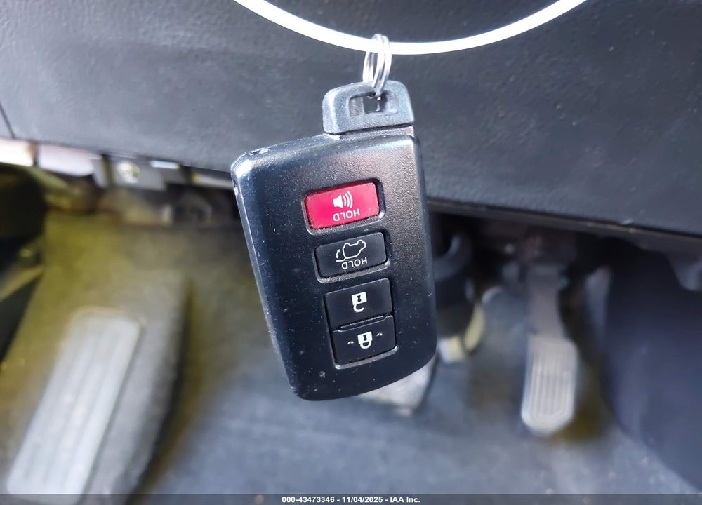 2016 TOYOTA RAV4 XLE VIN: 2T3RFREV1GW445531