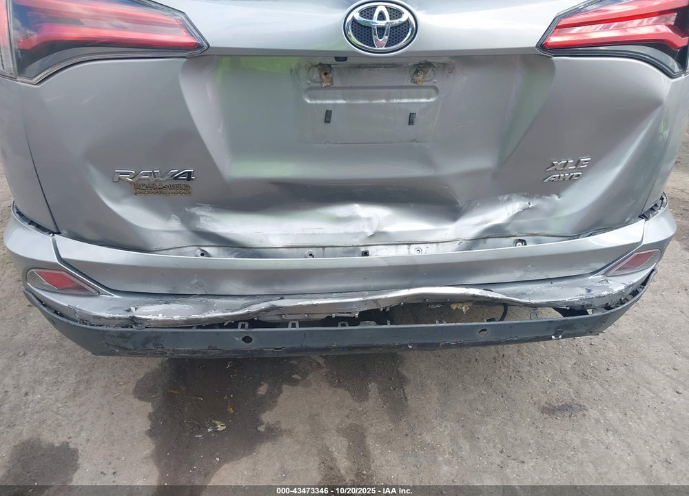 2016 TOYOTA RAV4 XLE VIN: 2T3RFREV1GW445531